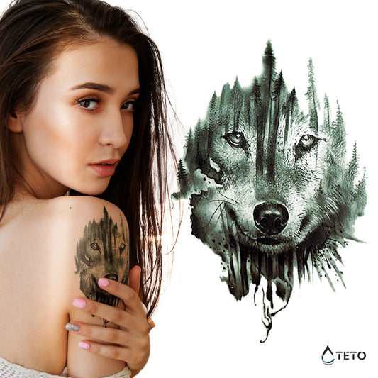 Lupo nella foresta