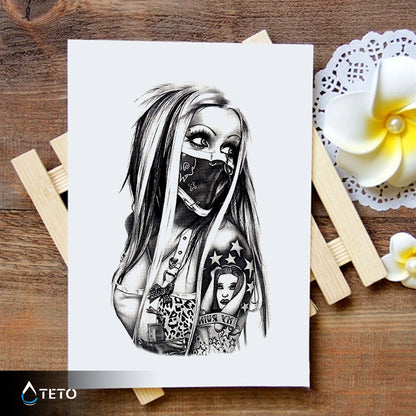 Ritratto di una donna punk